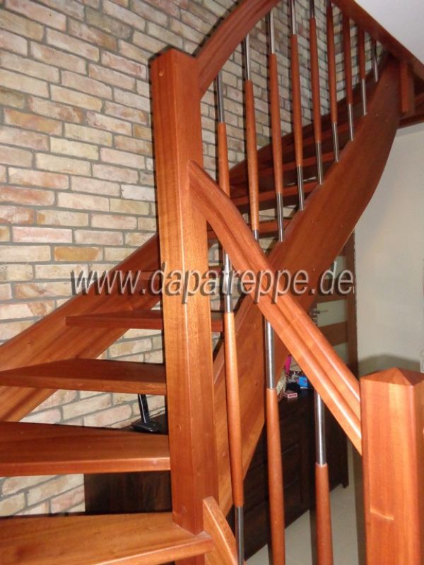 Massive HOLZTREPPE aus Polen, Treppe, Treppengelnder, Bolztentreppe aus Polen