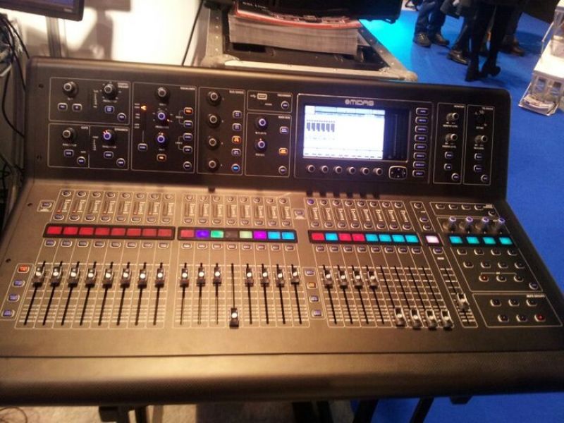 Digitale Mischpulte und Audiogerte Behringer Yamaha