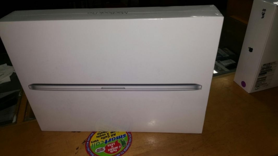 Neu MacBook Pro 15,4 Zoll 16gb Core i7 2016 Model 