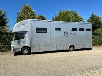 Pferdetransporter Vollausstattung Wohnabteil mit Popout Wohnmobil Zulassung 100KM