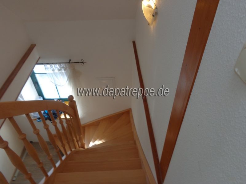 Reppe aus Polen.Massive Holztreppen,Bolzentreppe,Treppengelnder