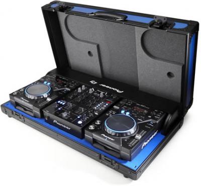 2x PIONEER CDJ-400 PLAYER & 1x PIONEER DJM-400 MIXER at 700Euro