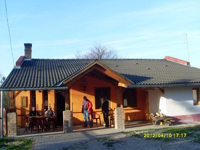 Dorfwirtshaus 30 km bis zum See 20/47